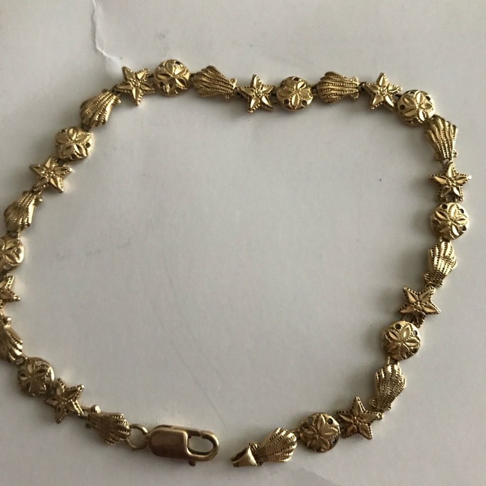 14k Yellow Gold Textured Starfish and Sand Dollar Bracelet - Picture 3 of 9